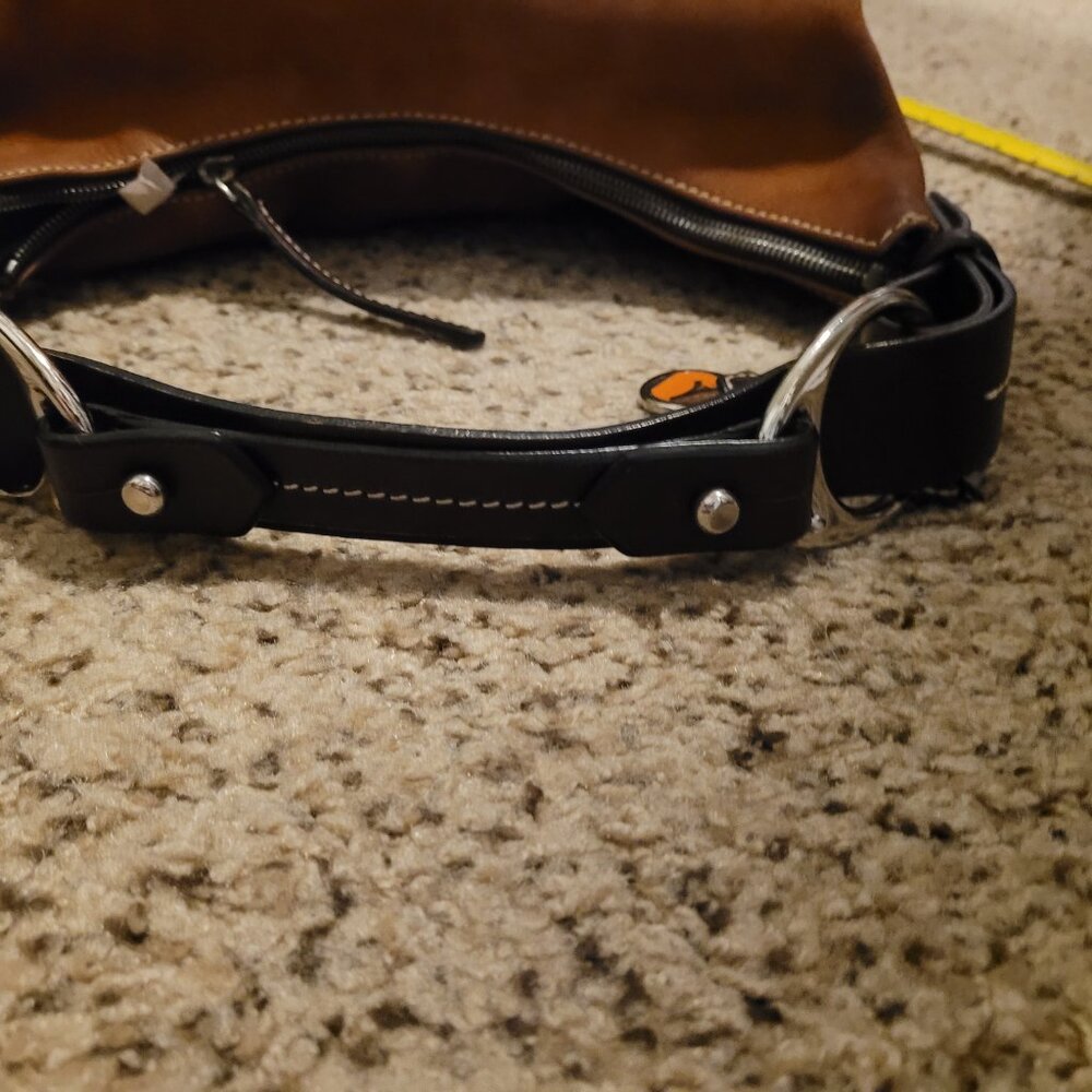 Dooney & Bourke Leather Purse  * Price Firm* - Picture 3 of 8